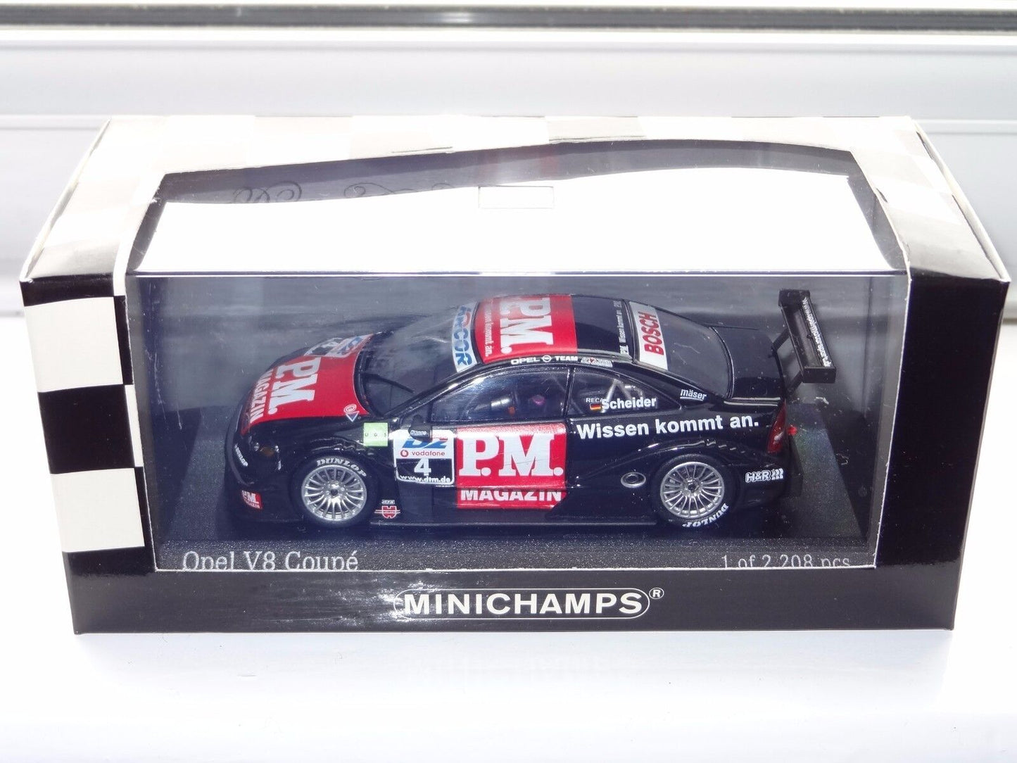 Minichamps 1:43 Opel V8 Coupe Timo Scheider Opel Team Holzer #4 DTM 2001 400014104
