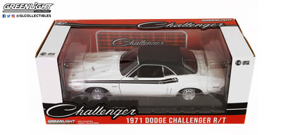 GreenLight 1:18 1971 Dodge Challenger R/T - Bright White with Black Interior and Red Plaid Seats 13668
