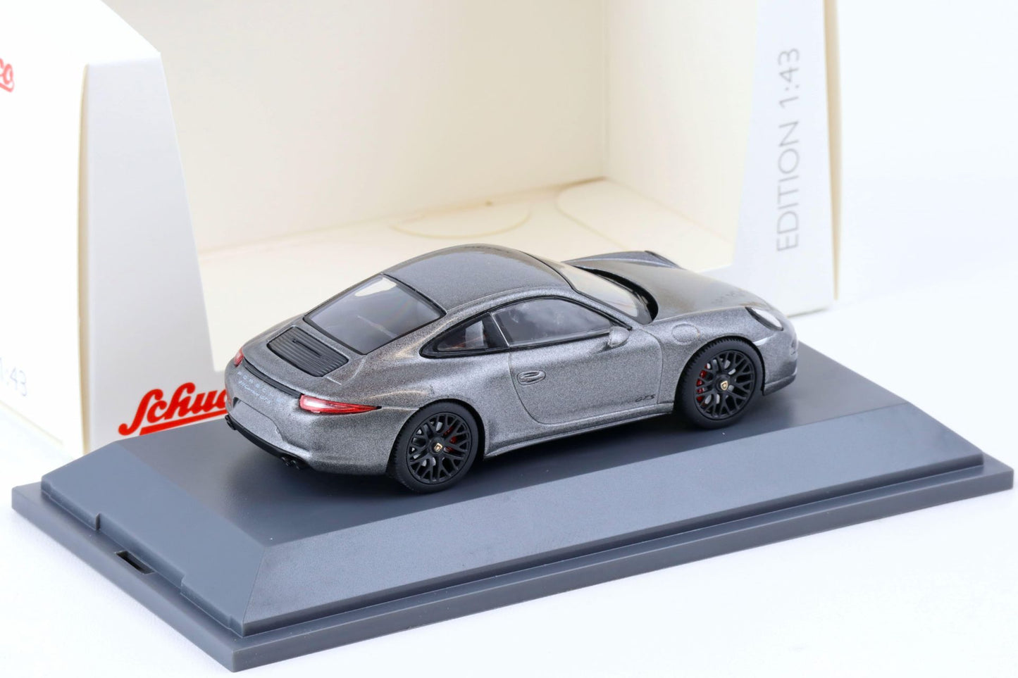 Schuco 1:43 Porsche 911 GTS Coupe 450758300