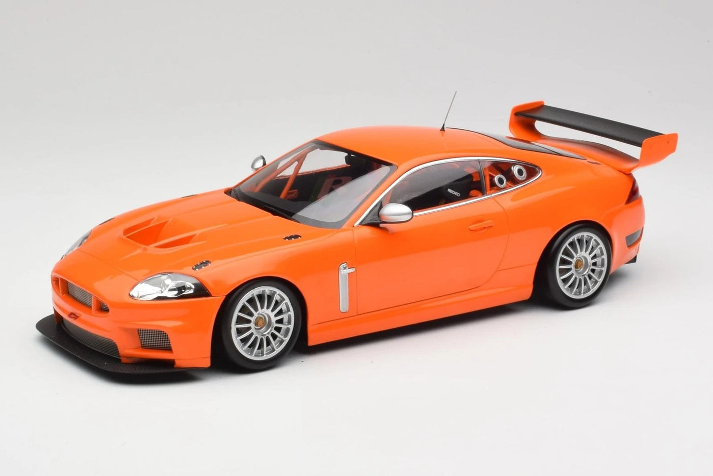 Minichamps 1:18 Jaguar XKR Gt3 2008 Orange 150081391