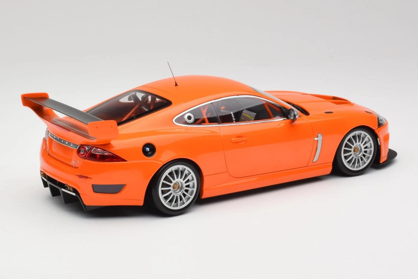 Minichamps 1:18 Jaguar XKR Gt3 2008 Orange 150081391