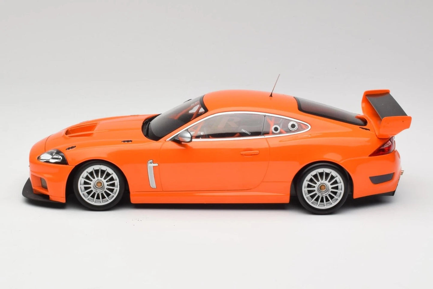 Minichamps 1:18 Jaguar XKR Gt3 2008 Orange 150081391