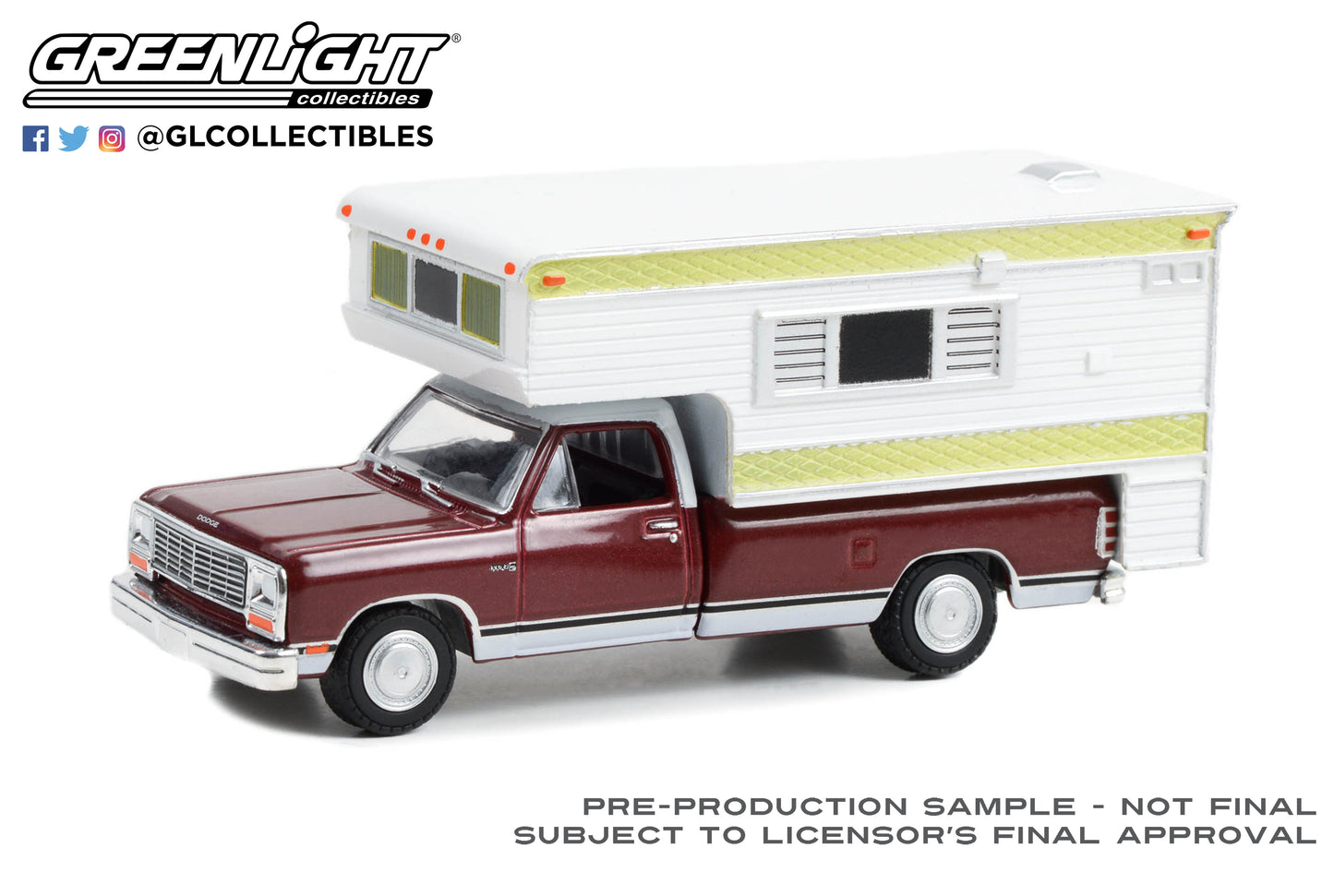 GreenLight 1:64 1981 Dodge Ram D-250 Royal with Large Camper - Medium Crimson Red and Pearl White 30409