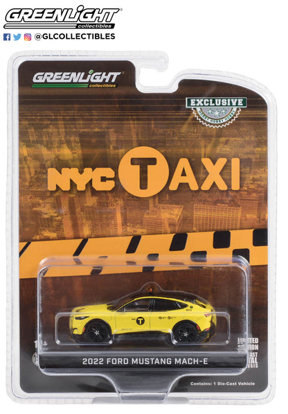 GreenLight 1:64 2022 Ford Mustang Mach-E California Route 1 - NYC Taxi 30430