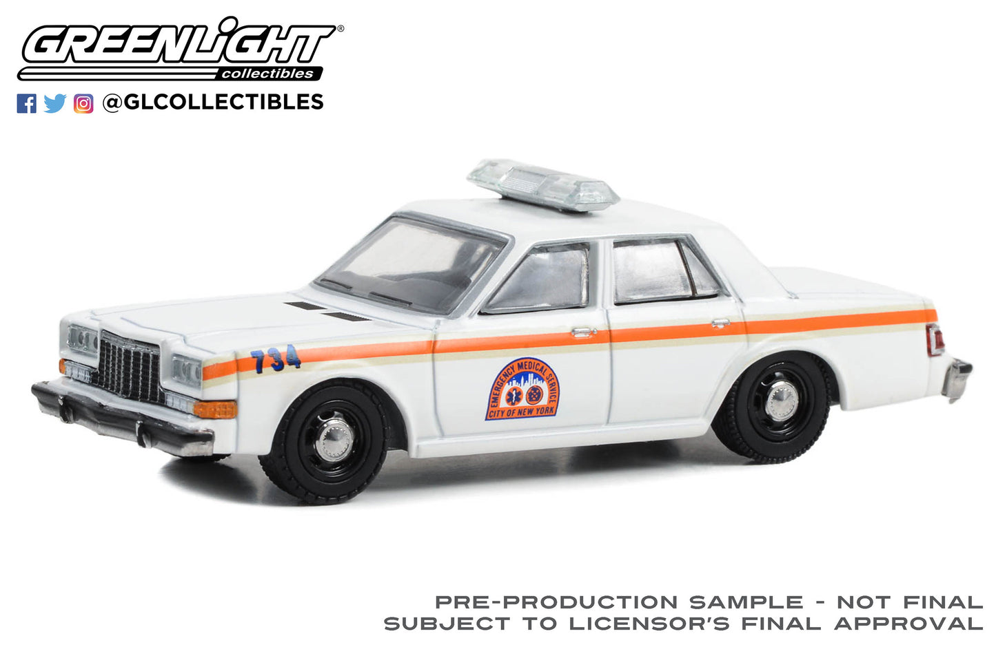 GreenLight 1:64 First Responders - 1983 Dodge Diplomat - NYC EMS (City of New York Emergency Medical Service) (Hobby Exclusive) 30444