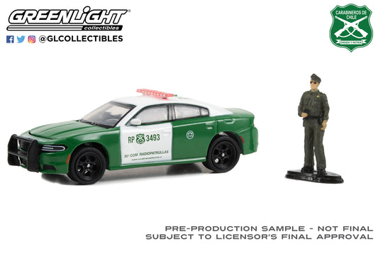 GreenLight 1:64 2018 Dodge Charger Pursuit - Carabineros de Chile with Carabineros de Chile Police Figure 30459