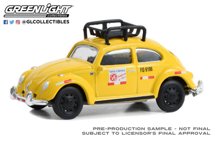 GreenLight 1:64 Club Vee-Dub Series 16 - Classic Volkswagen Beetle Taxi - Lima, Peru - Yellow with Roof Rack 36070-F