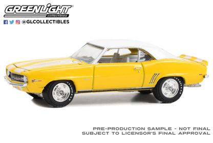 GreenLight 1:64 Barrett-Jackson Series 12 - 1969 Chevrolet Camaro Z/28 (Lot #1043) - Daytona Yellow with White Interior 37290-D