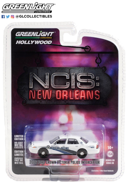 GreenLight 1:64 Hollywood Series 39 - NCIS: New Orleans (2014-21 TV Series) - 2006 Ford Crown Victoria Police Interceptor - New Orleans Police 44990-E