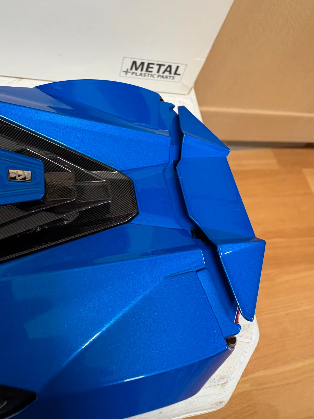 Schuco 1:18 W Motor Fenyr Supersport after Lykan blue 450042600