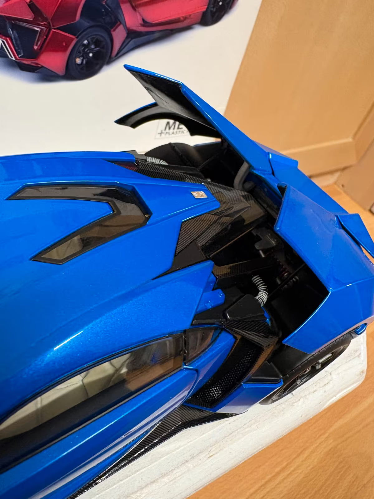 Schuco 1:18 W Motor Fenyr Supersport after Lykan blue 450042600