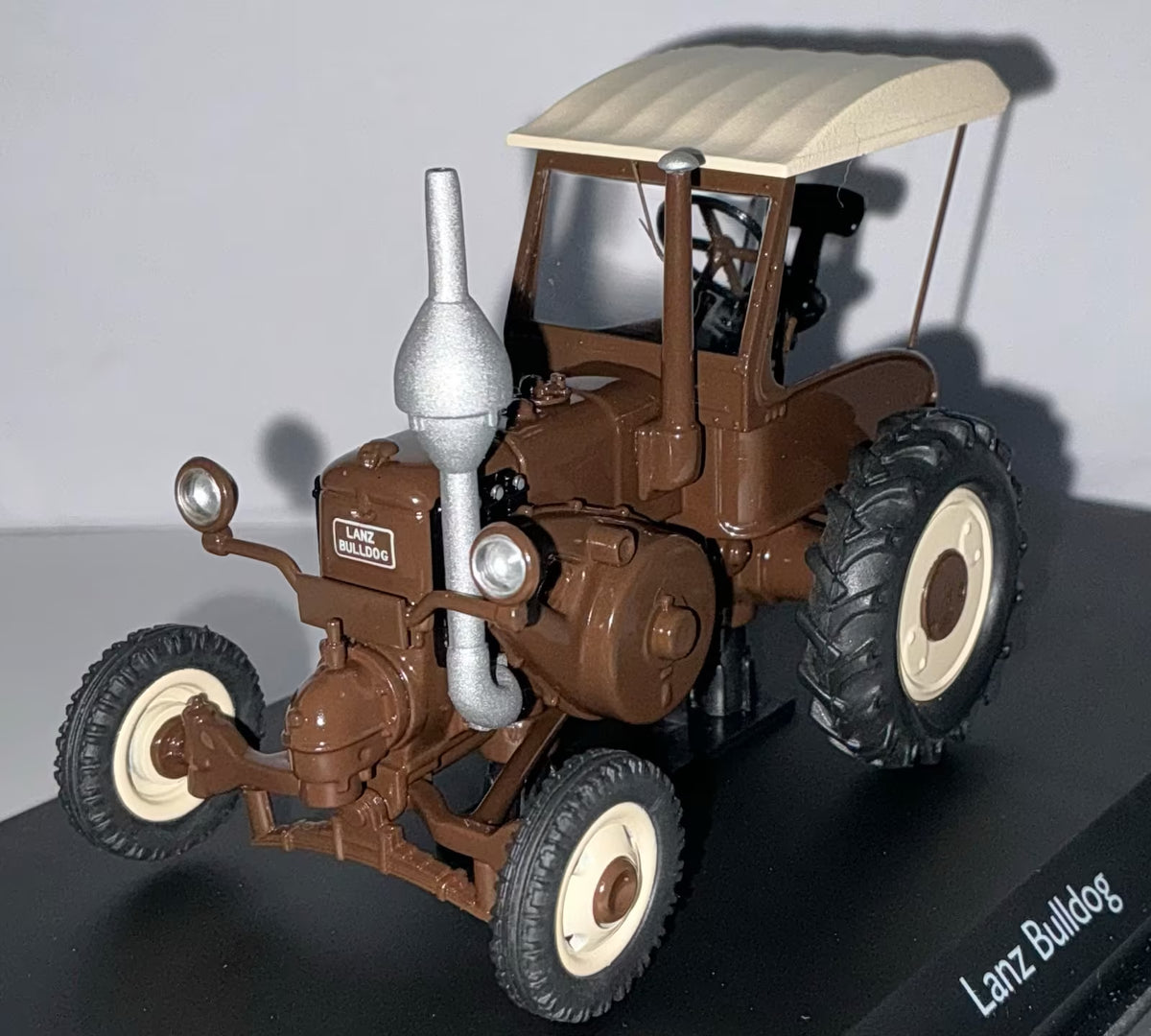 Schuco 1:43 Lanz Ackerluft Bulldog D9506 Tractor 450337700