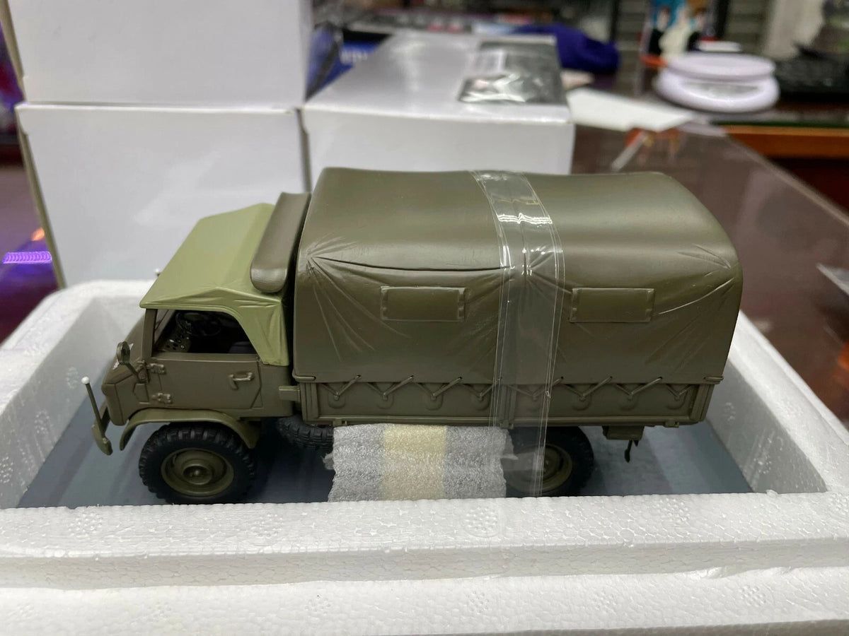 Schuco 1:35 Unimog 404 S oliv 450912700