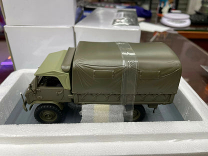 Schuco 1:35 Unimog 404 S oliv 450912700