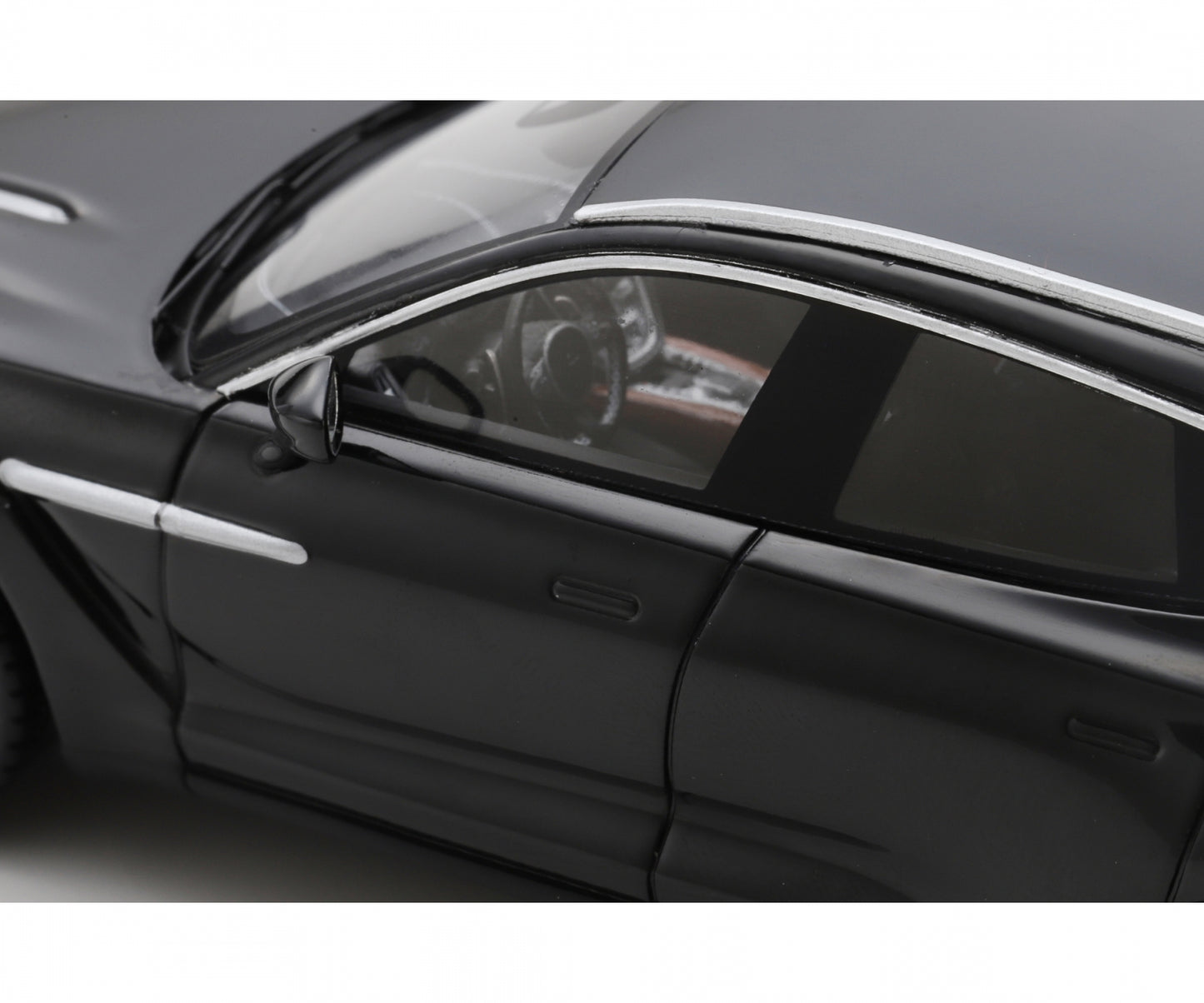 Schuco 1:43 Aston Martin DBX Black 450926000