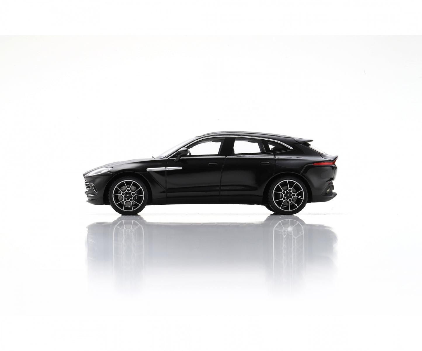 Schuco 1:43 Aston Martin DBX Black 450926000