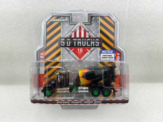 GreenLight Green Machine 1:64 S.D. Trucks Series 18 - 2019 Mack Granite Cement Mixer - Black with Flames 45180-B