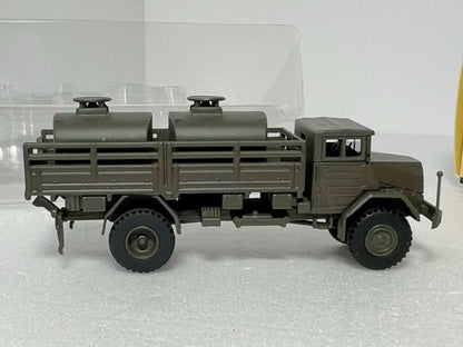 Schuco 1:87 Tank Truck 5to gl MAN 452667100