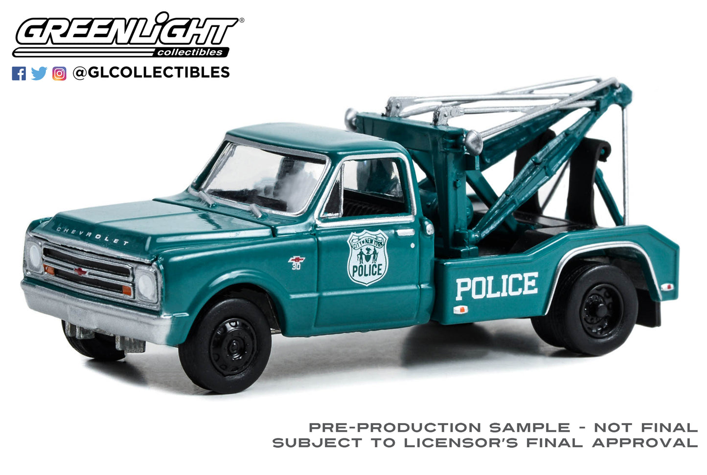 GreenLight 1:64 Dually Drivers Series 12 - 1967 Chevrolet C-30 Dually Wrecker - New York City Police Department (NYPD) 46120-A