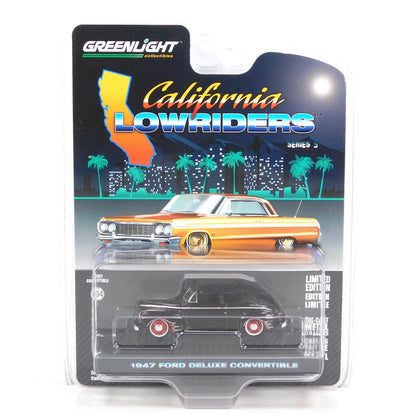 GreenLight 1:64 California Lowriders Series 5 - 1947 Ford Deluxe Convertible – Black and Red 63060-A
