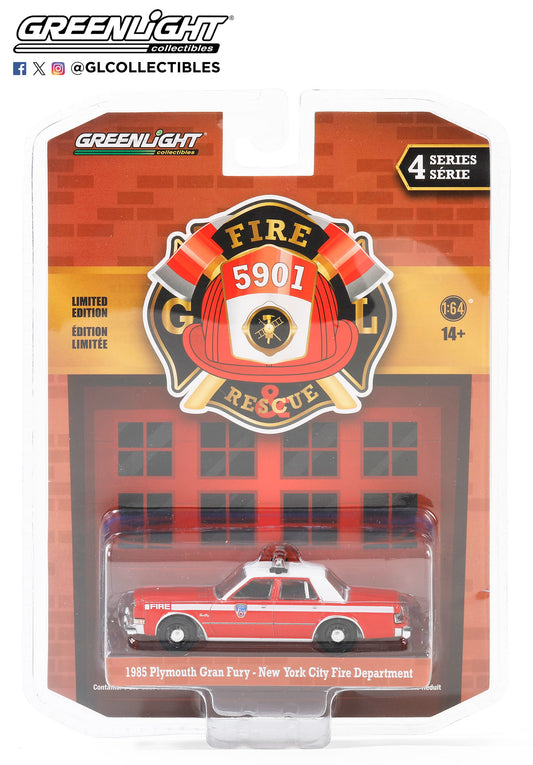 GreenLight 1:64 Fire & Rescue Series 4 - 1985 Plymouth Gran Fury - FDNY (The Official Fire Department City of New York) Division Chief 5 67050-C