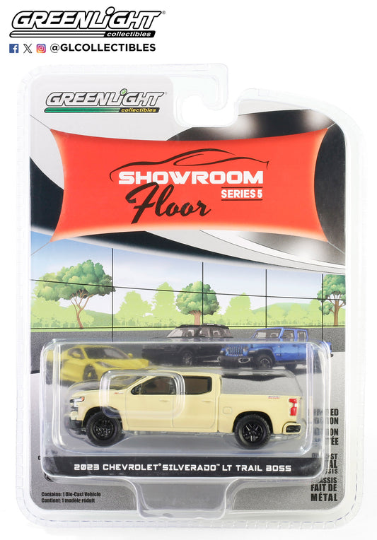 GreenLight 1:64 Showroom Floor Series 5 - 2023 Chevrolet Silverado LT Trail Boss Z71 – Sand Dune Metallic 68050-C