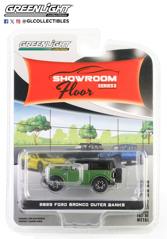 GreenLight 1:64 Showroom Floor Series 5 - 2023 Ford Bronco 2-Door Outer Banks – Eruption Green Metallic 68050-E