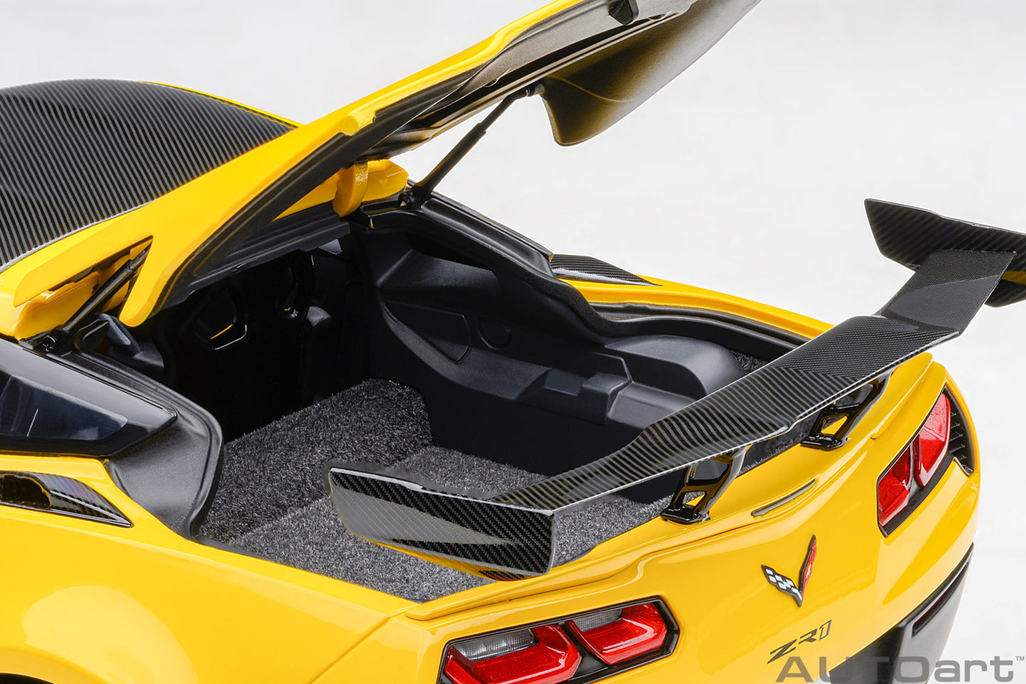 AUTOart 1:18 Chevrolet Corvette C7 ZR1 (Corvette Racing Yellow Tintcoat) 71278
