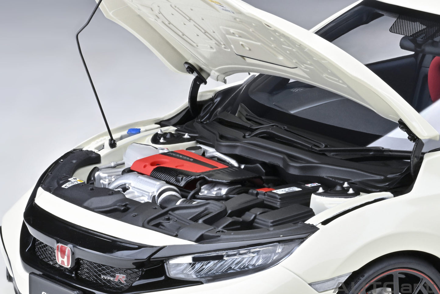 AUTOart 1:18 Honda Civic Type R (FK8) 2021 (Championship White) 73220