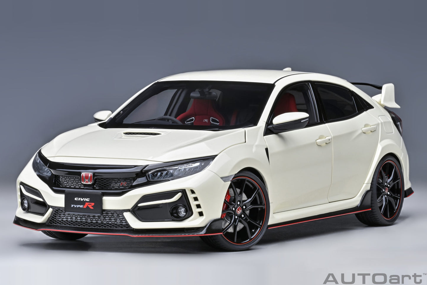 AUTOart 1:18 Honda Civic Type R (FK8) 2021 (Championship White) 73220