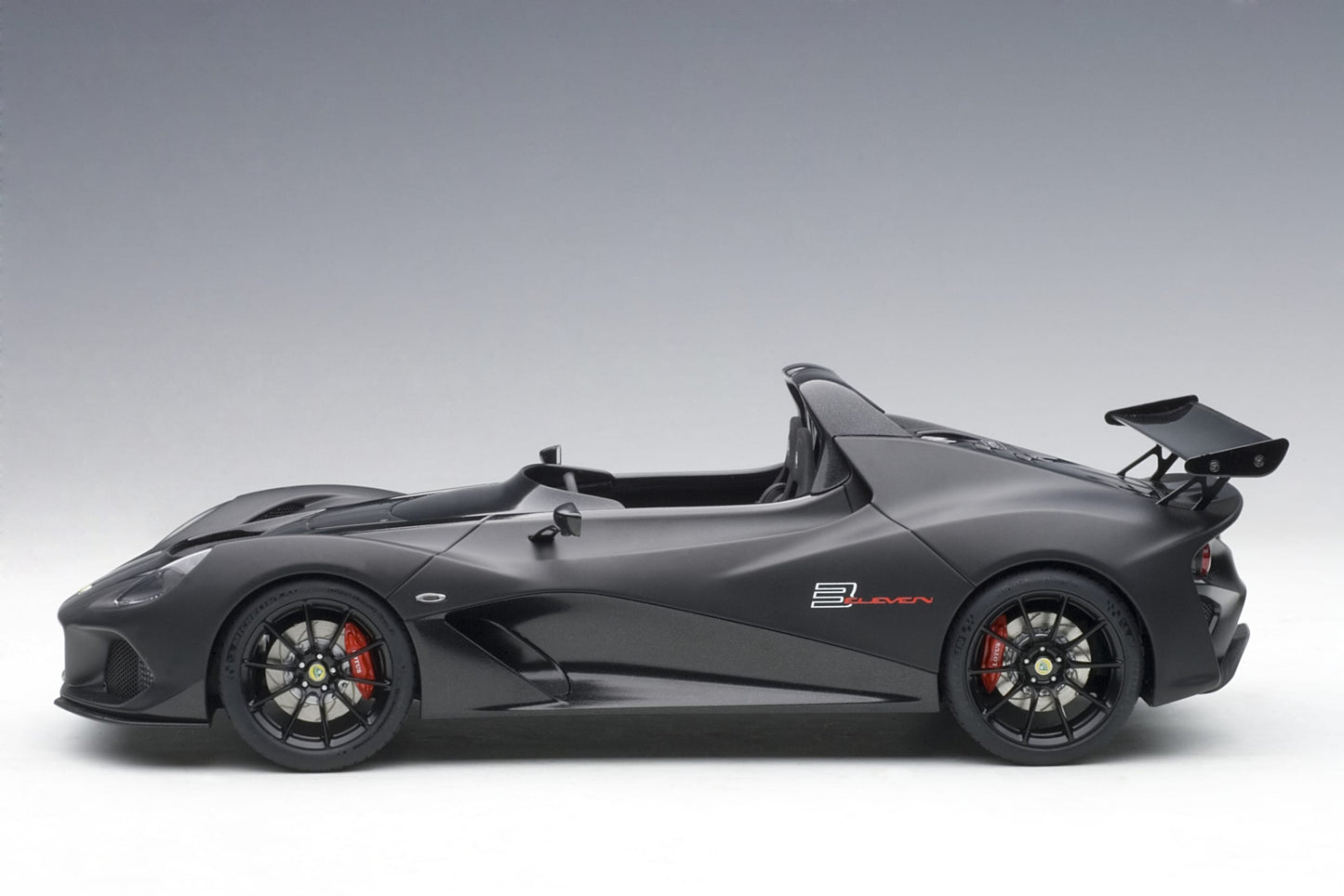 AUTOart 1:18 Lotus 3-Eleven (Matt Black) 75391