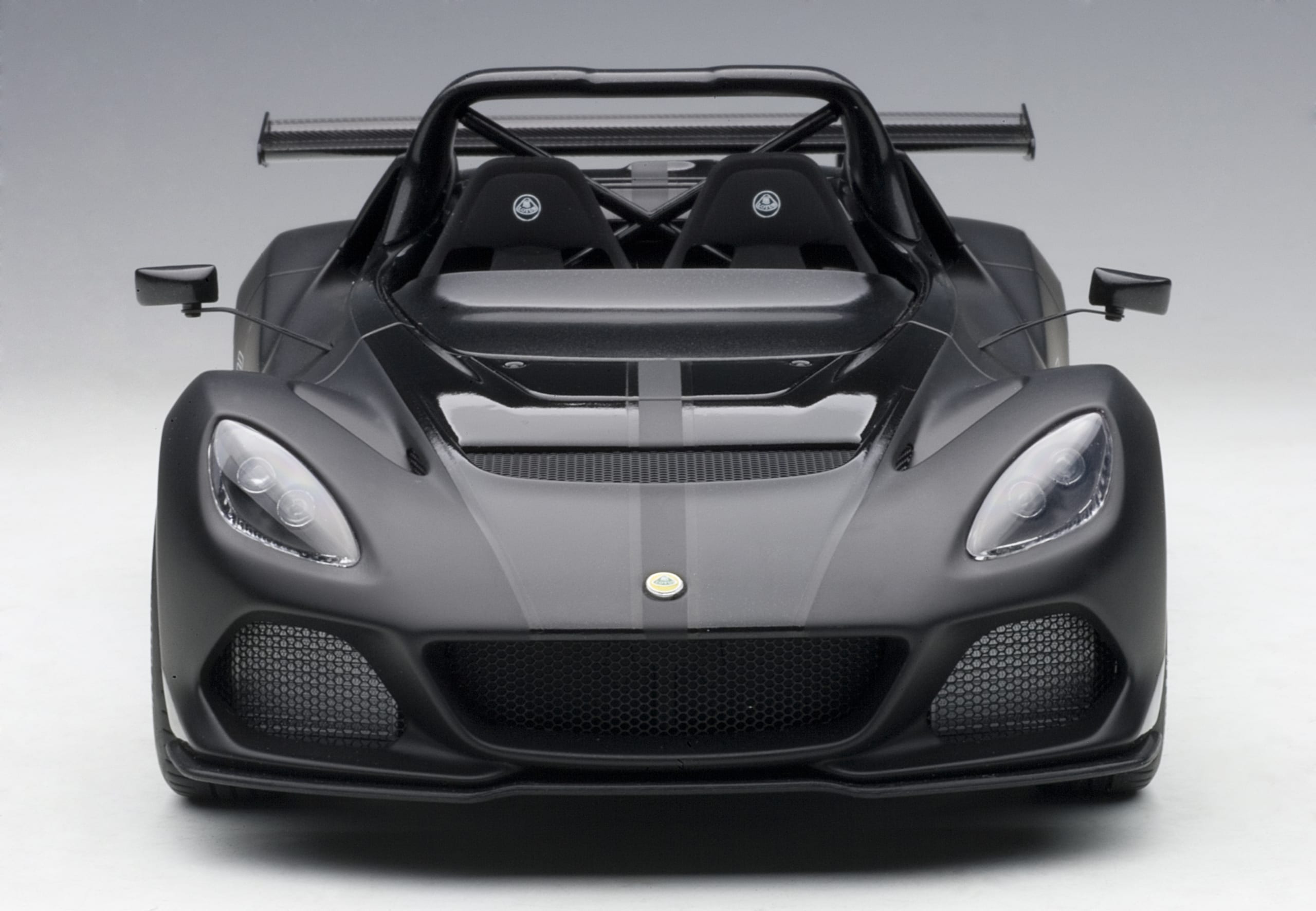 AUTOart 1:18 Lotus 3-Eleven (Matt Black) 75391 – YomaCarModel