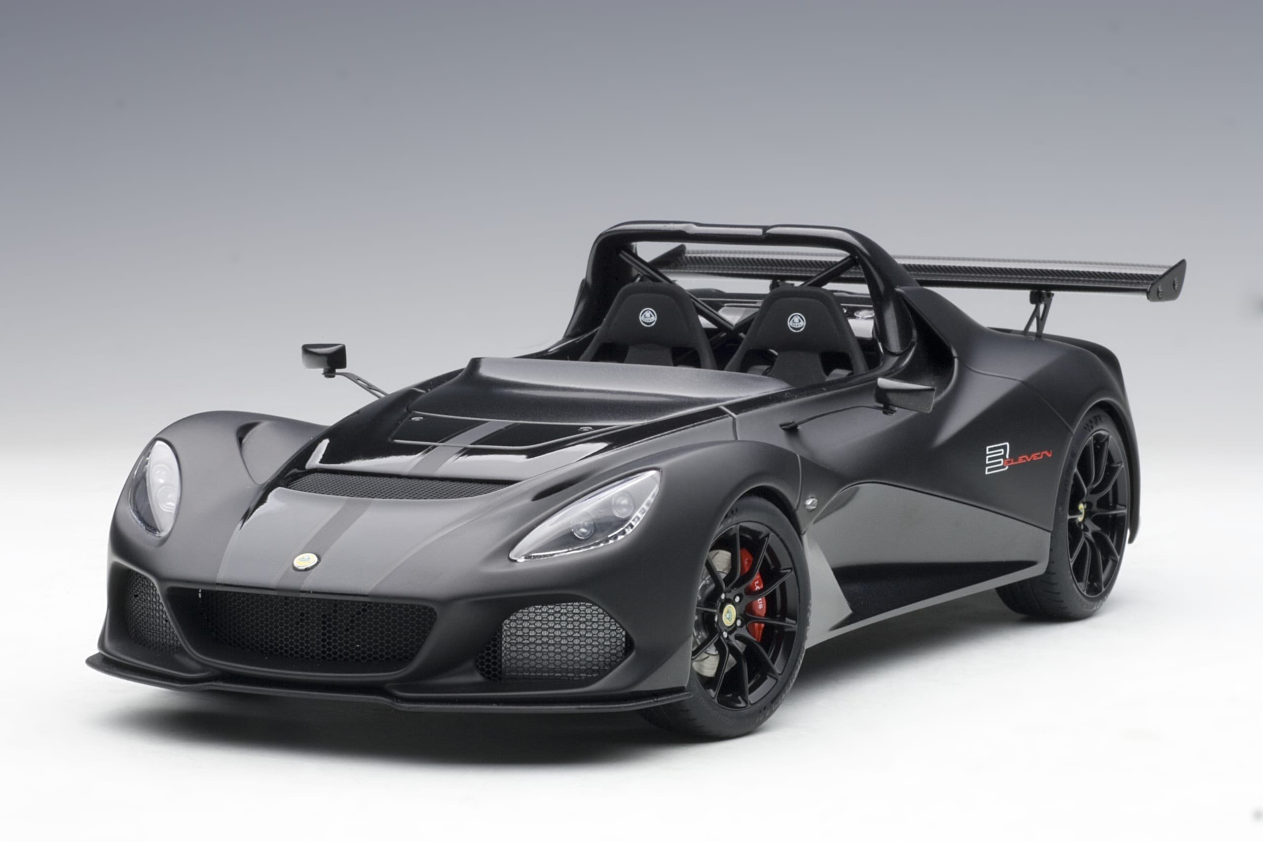 AUTOart 1:18 Lotus 3-Eleven (Matt Black) 75391 – YomaCarModel