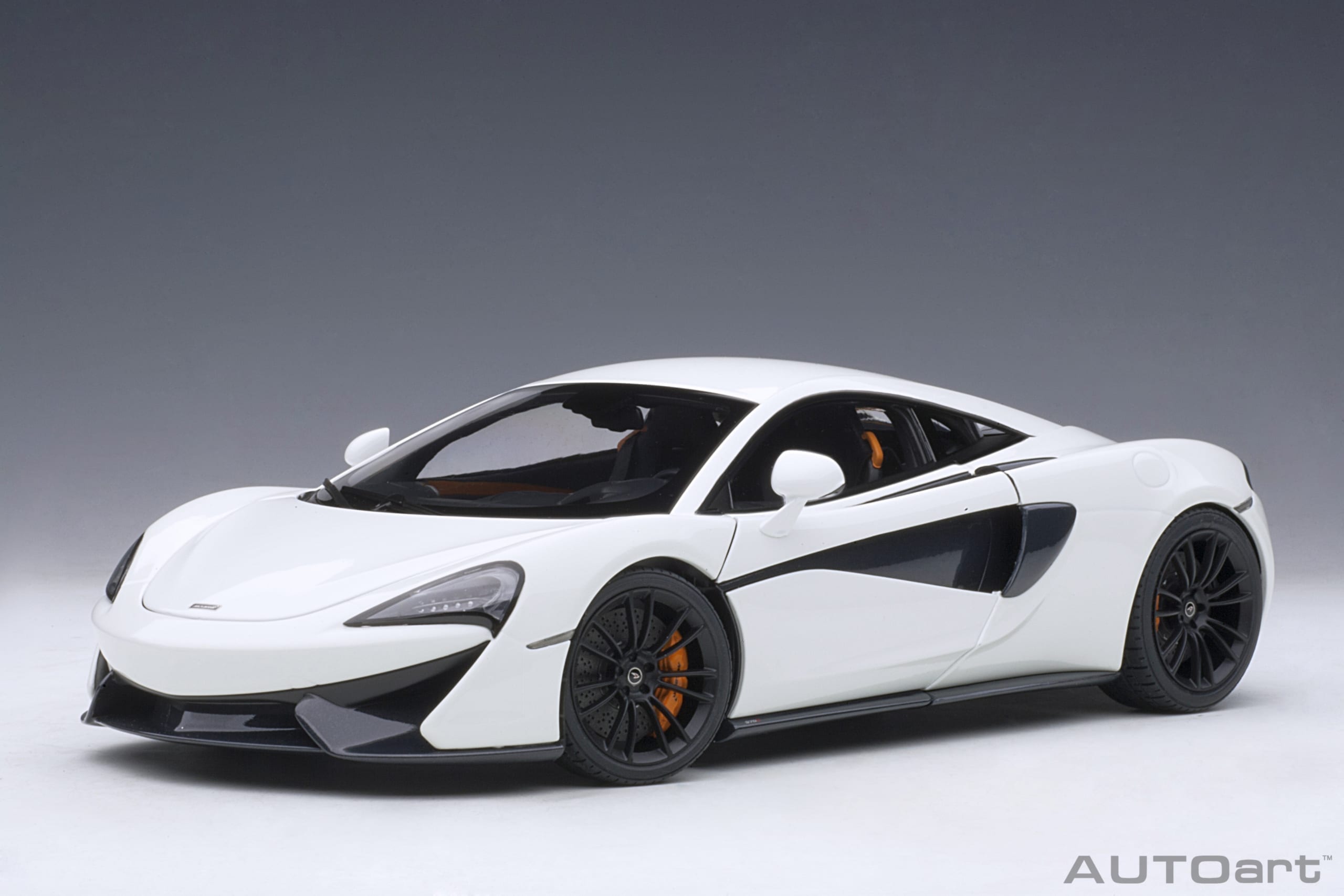 ミポリン AUTOart 1:18 McLaren 570S (White) 76041 – YomaCarModel