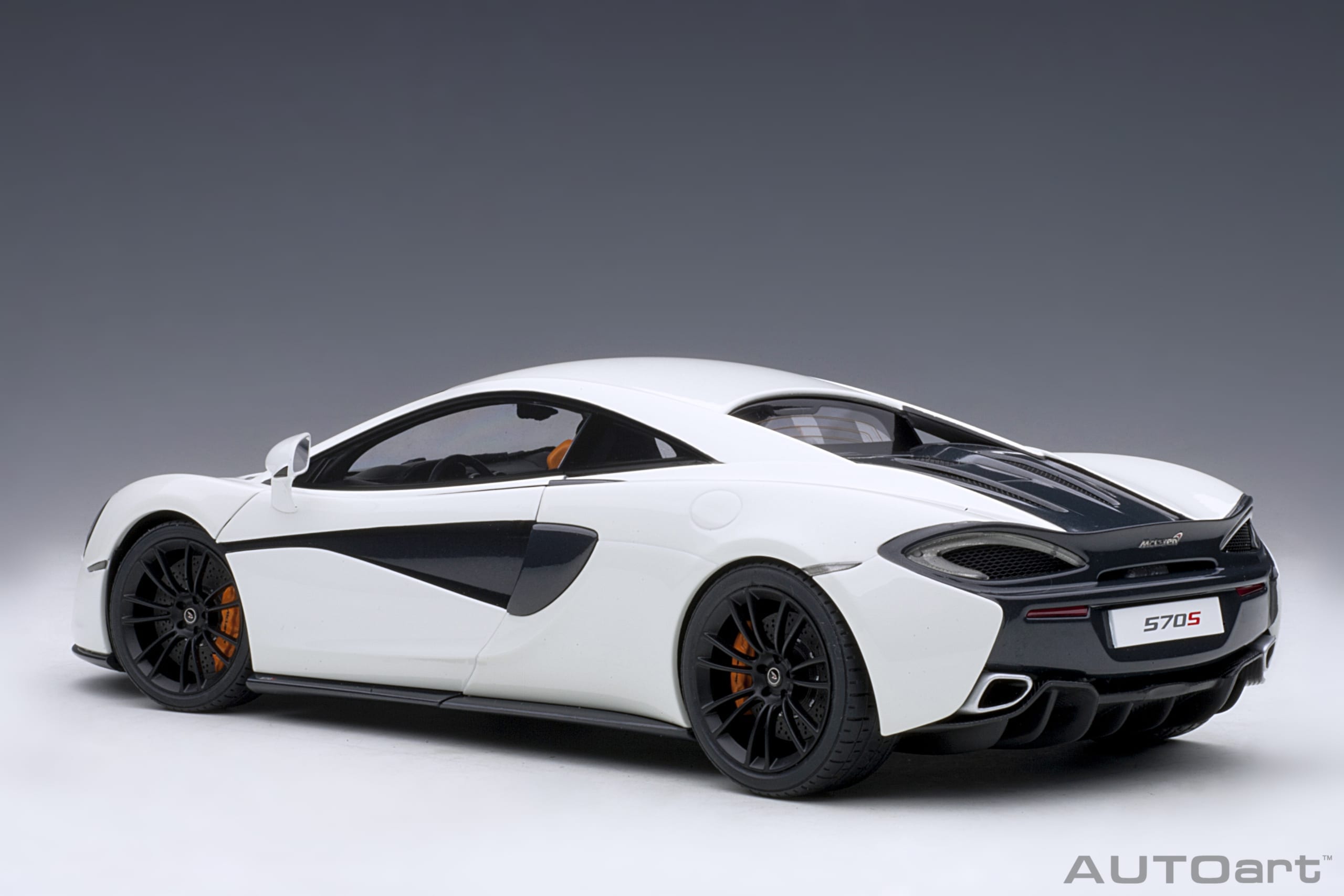 AUTOart 1:18 McLaren 570S (White) 76041 – YomaCarModel