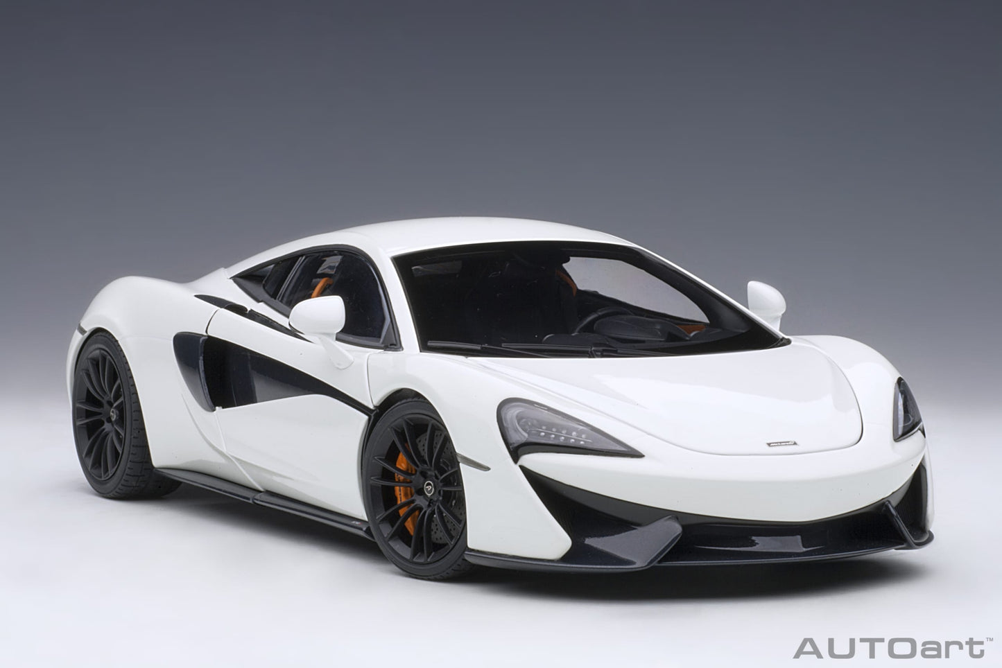 AUTOart 1:18 McLaren 570S (White) 76041