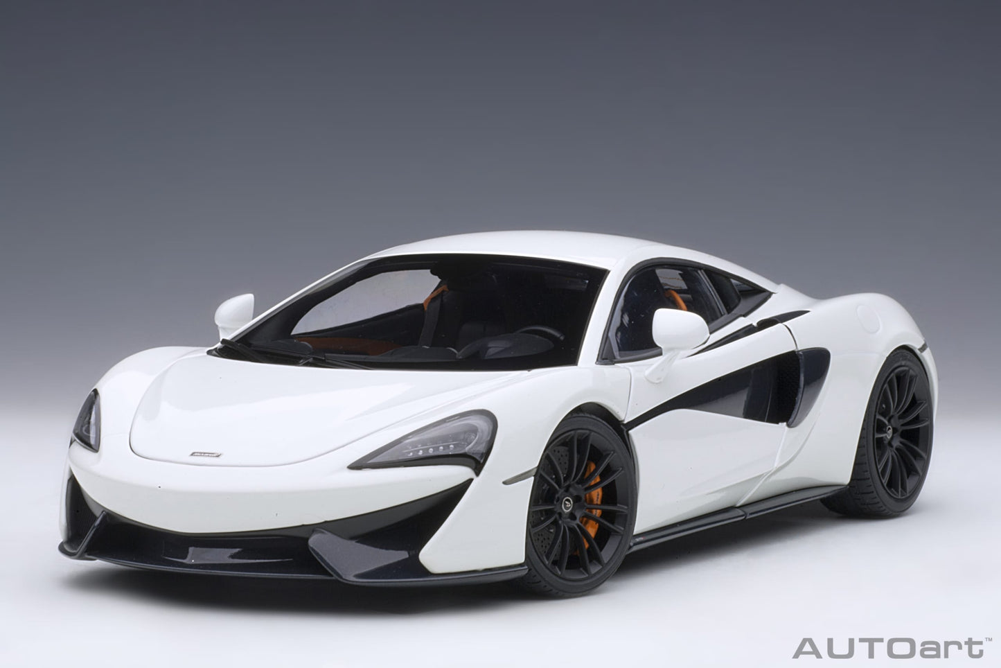 AUTOart 1:18 McLaren 570S (White) 76041
