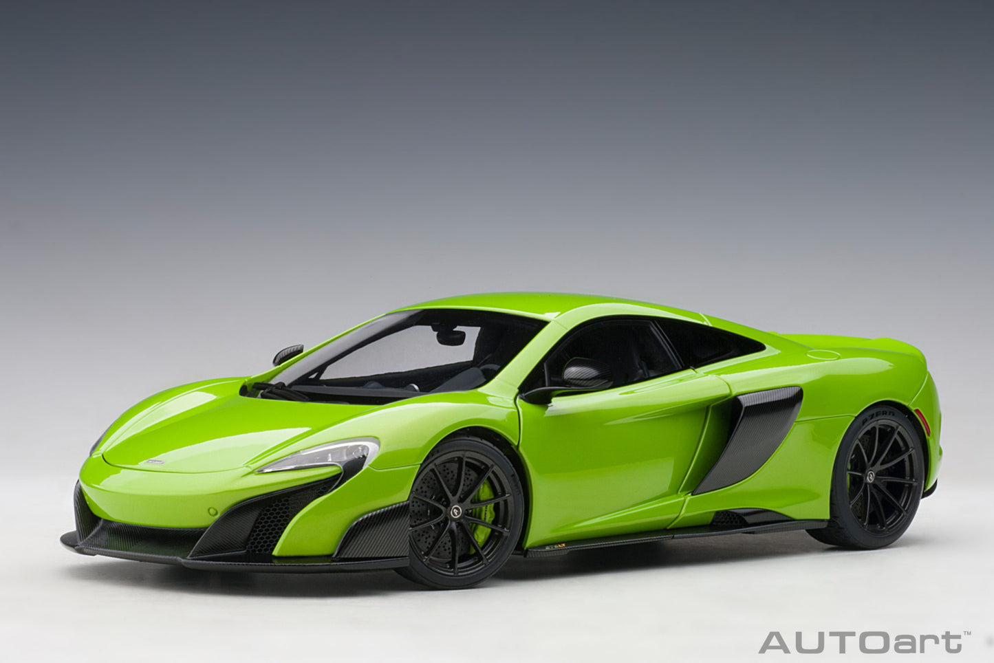 AUTOart 1:18 McLaren 675LT (Napier Green) 76049