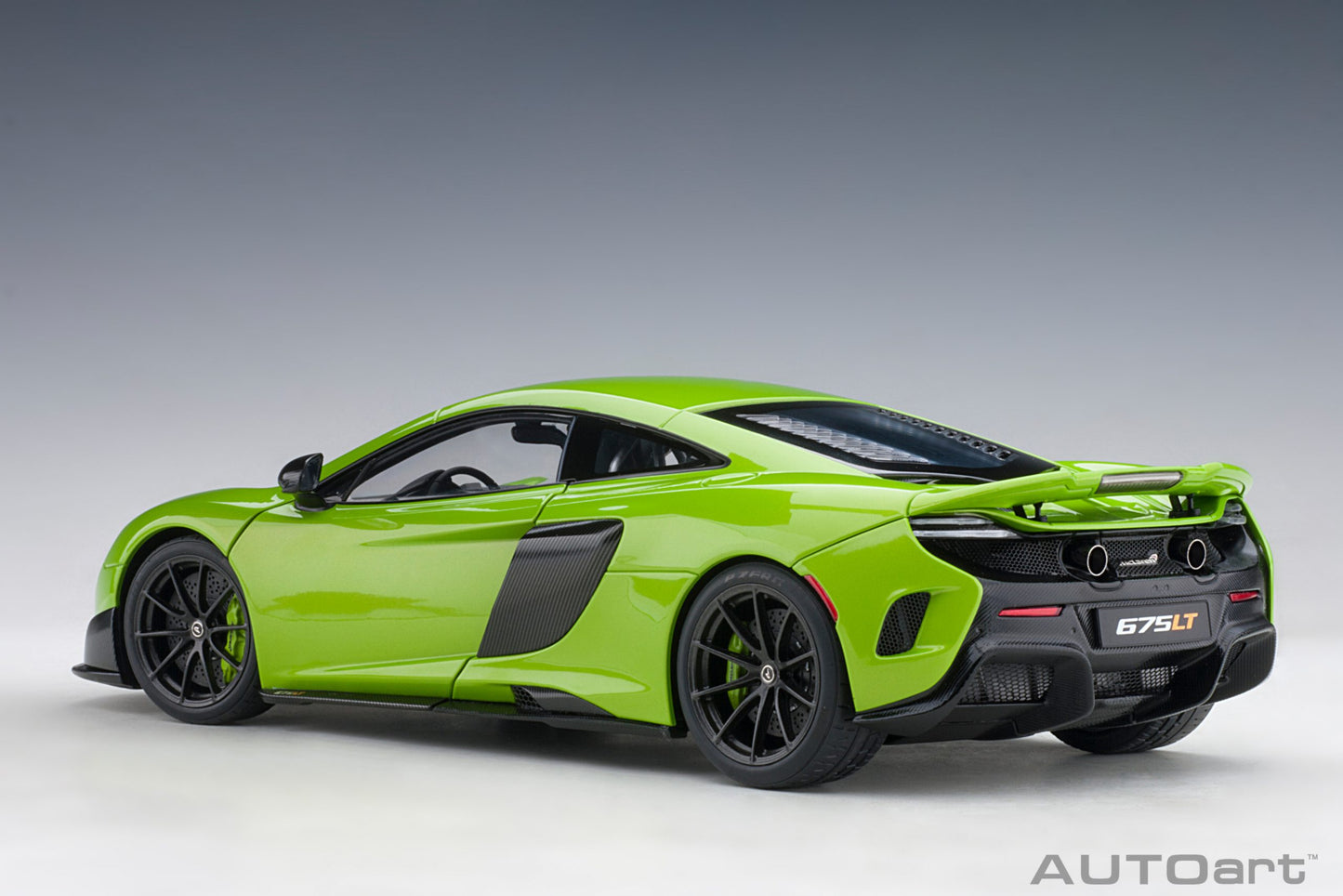 AUTOart 1:18 McLaren 675LT (Napier Green) 76049