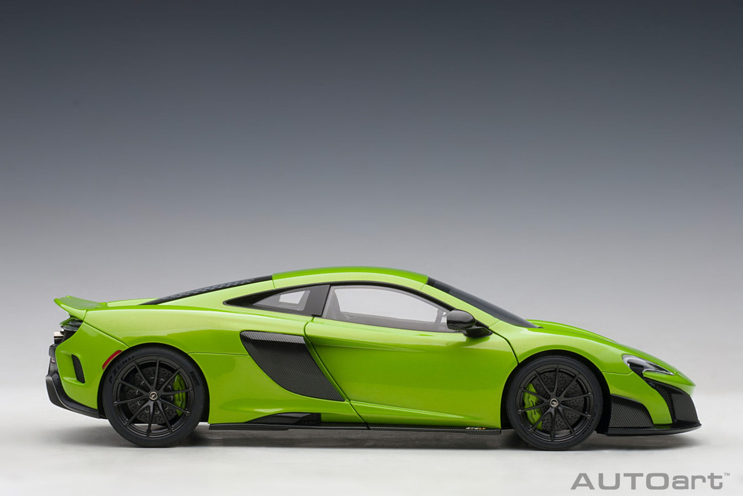 AUTOart 1:18 McLaren 675LT (Napier Green) 76049