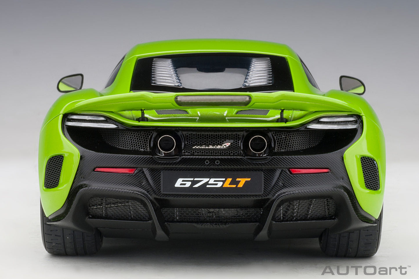 AUTOart 1:18 McLaren 675LT (Napier Green) 76049