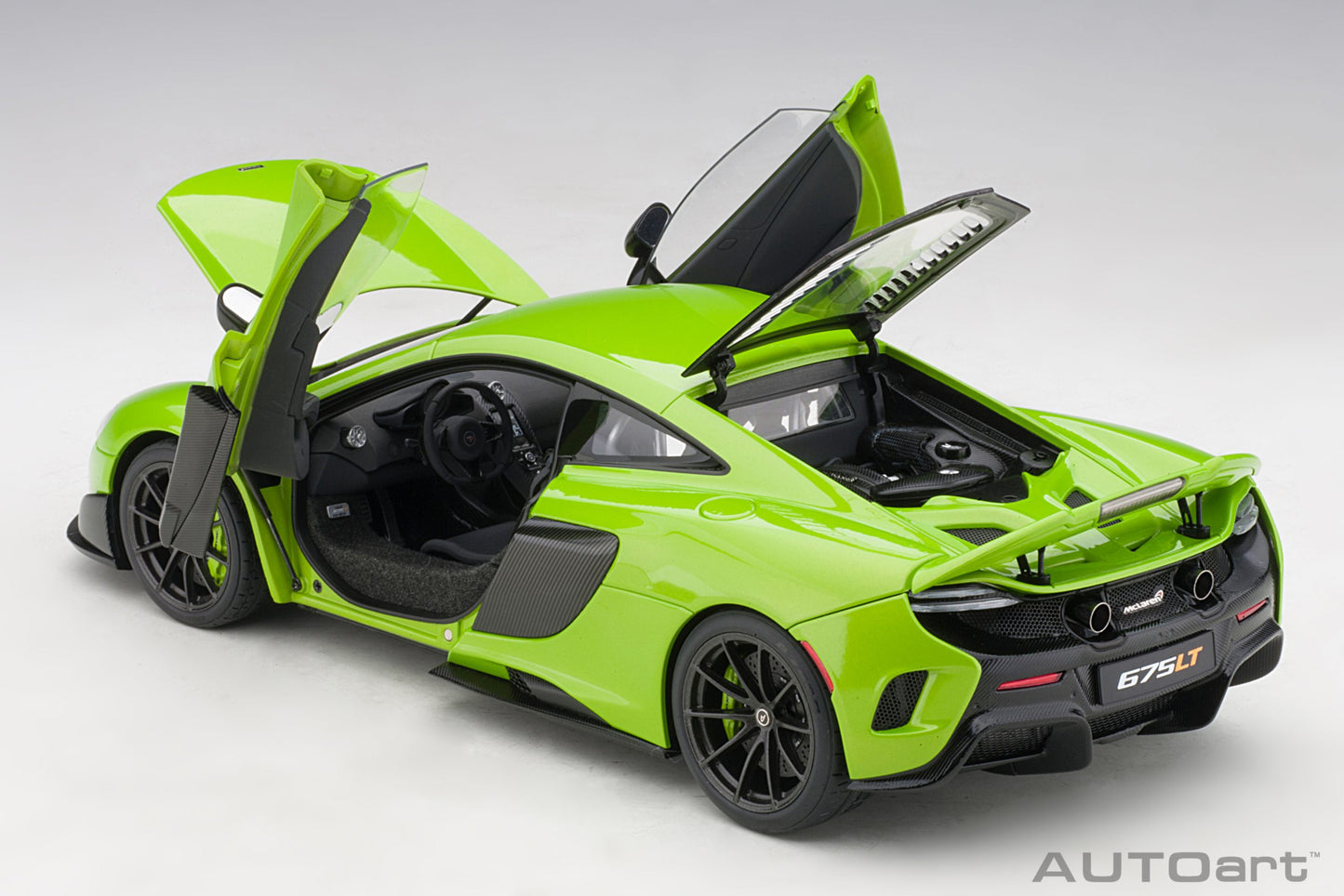 AUTOart 1:18 McLaren 675LT (Napier Green) 76049