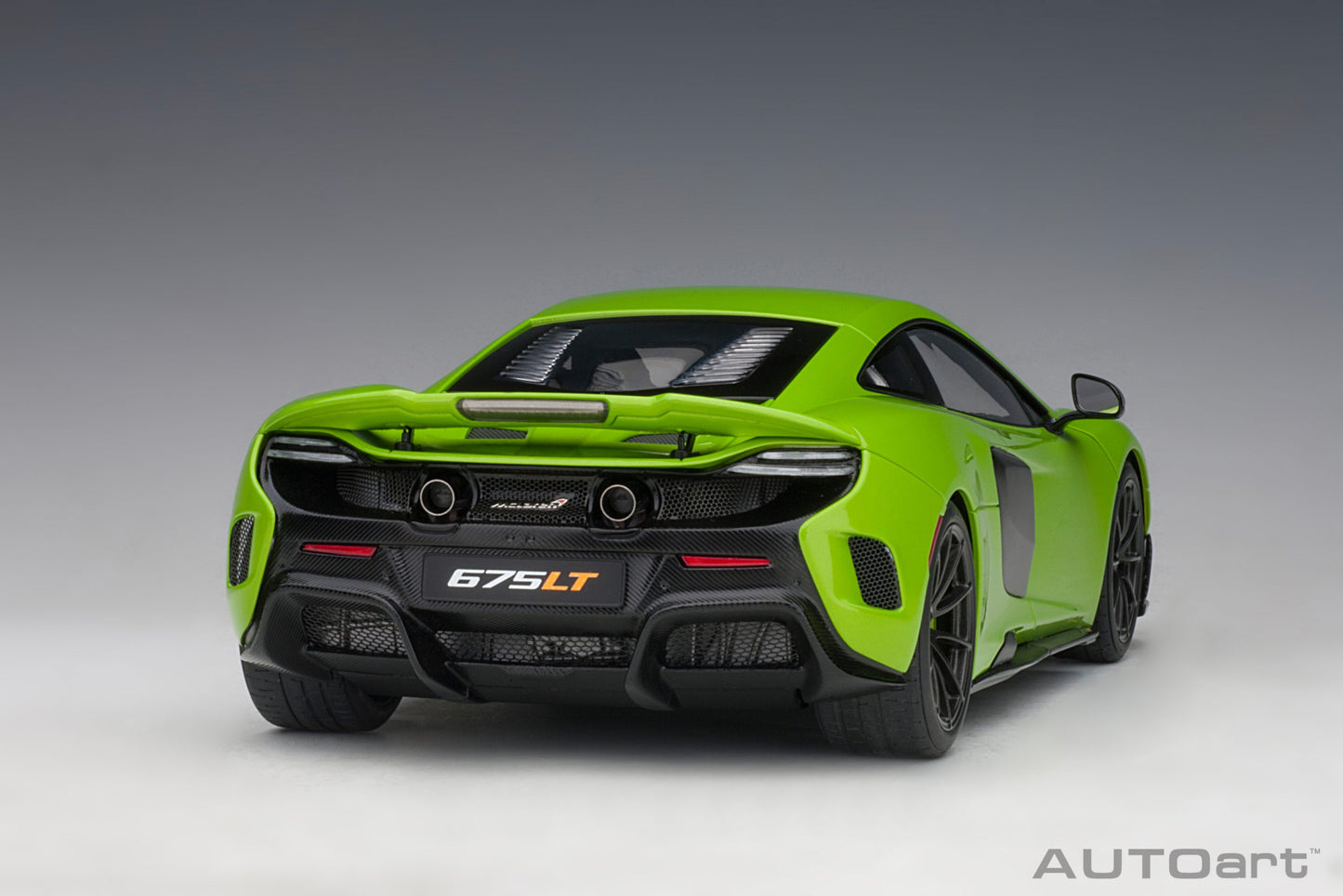AUTOart 1:18 McLaren 675LT (Napier Green) 76049
