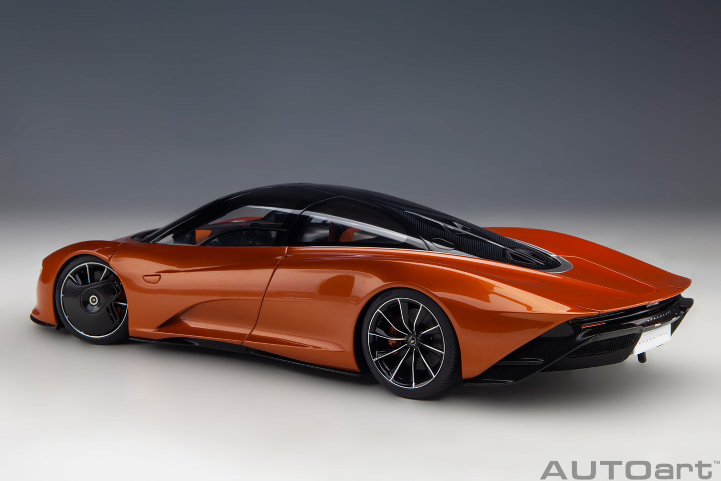 AUTOart 1:18 McLaren Speedtail (Volcano Orange) 76088