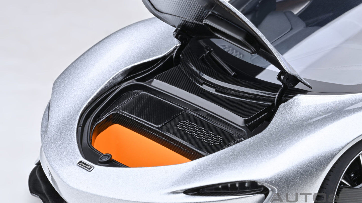 AUTOart 1:18 McLaren Speedtail (Supernova Silver) 76090