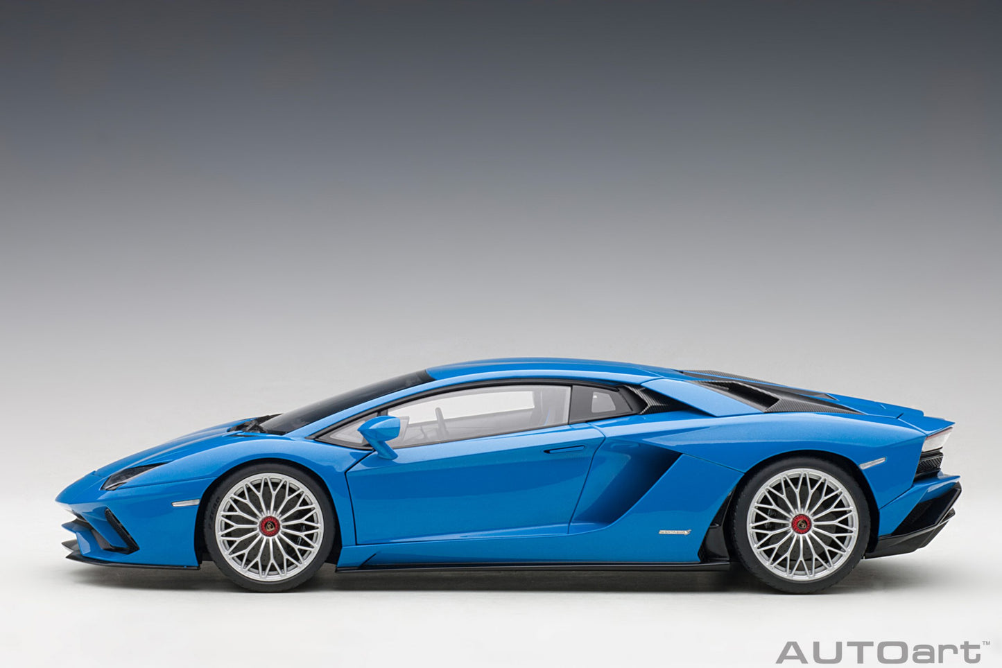AUTOart 1:18 Lamborghini Aventador S (Blue) 79134
