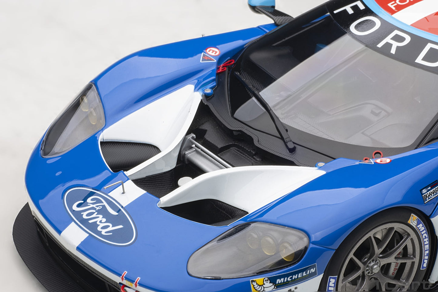 AUTOart 1:18 Ford GT Le Mans 2017 #67 P.Deravi/ A.Priaulx/ H.Tincknell 81710