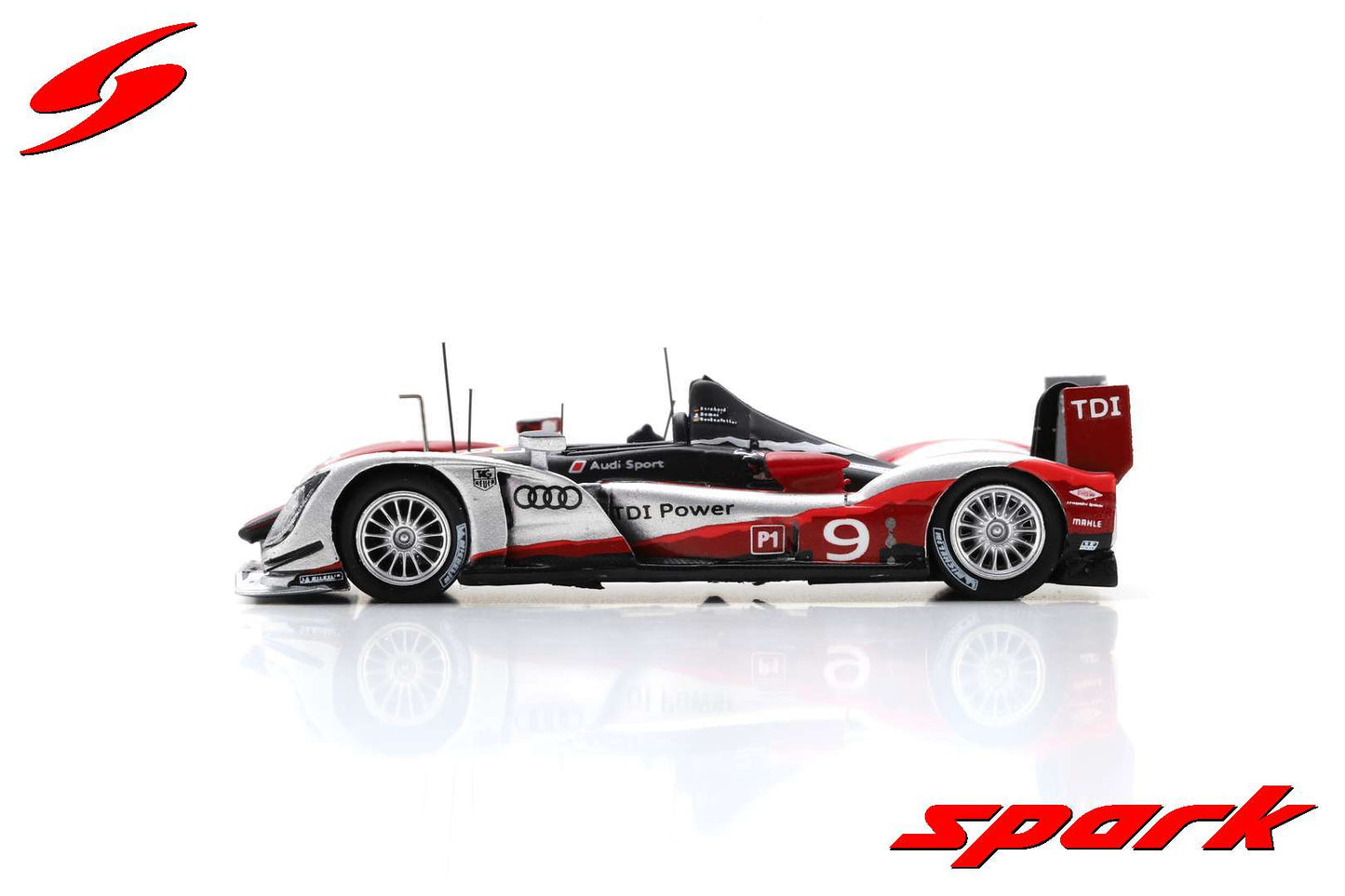 Spark 1:87 Audi R15 TDI + #9 Winner Le Mans 2010 T.Bernhard - R.Dumas - M.Rockenfeller 87LM10