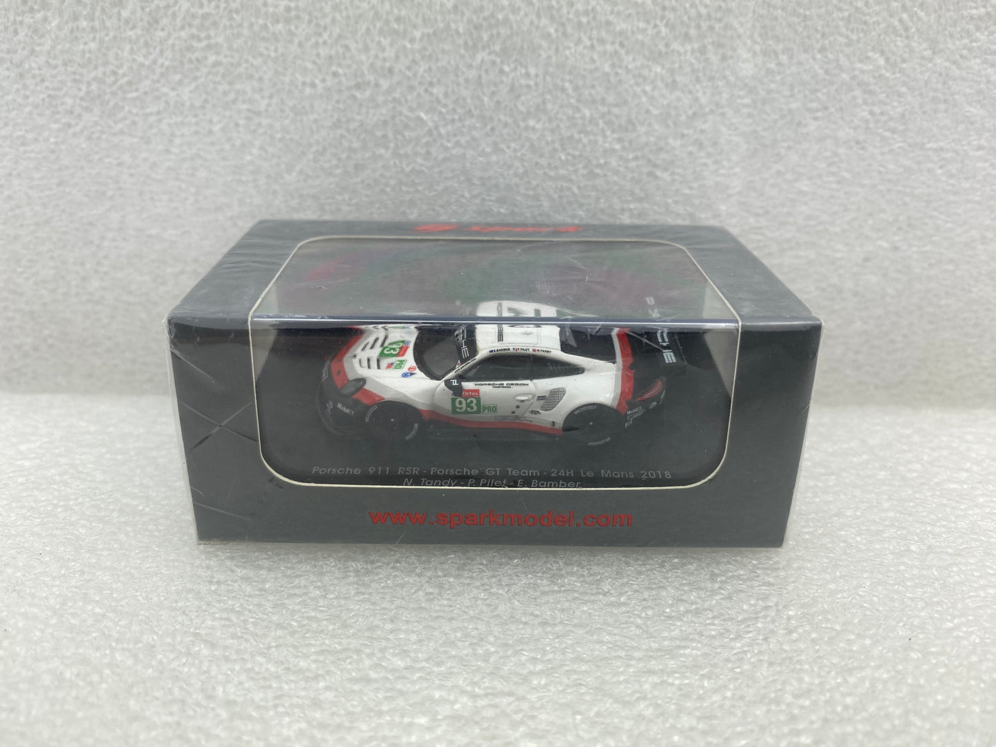 Spark 1:87 Porsche 911 RSR #93 Porsche GT Team 24H Le Mans 2018 P.Pilet - N.Tandy - E.Bamber 87S144