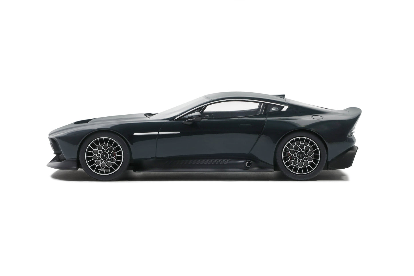 GT Spirit 1:18 Aston Martin Victor 2021 GT428